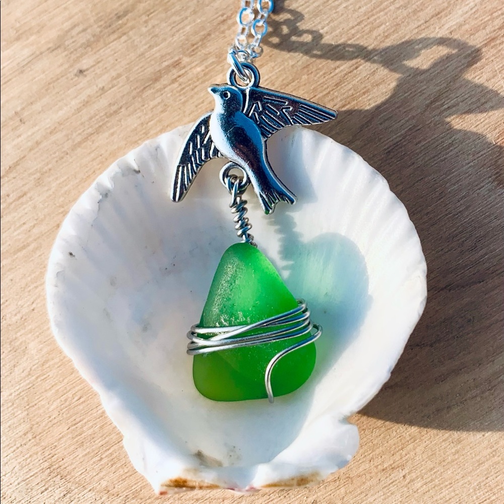 Tropical Sparrow Seaglass Necklace - Picture 4 of 8